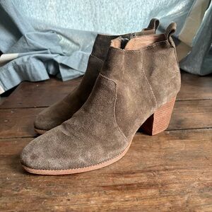 Madewell The Brenner Boot in Suede